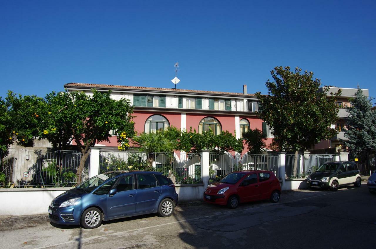בארוניסי La Magnolia B&B מראה חיצוני תמונה